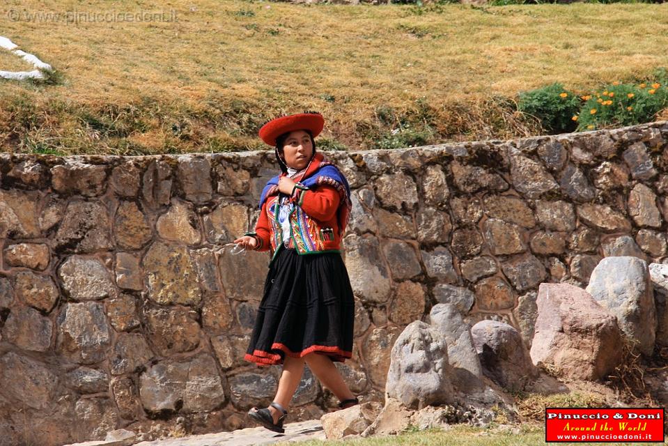 PERU - Chinchero - 11 - Girl.jpg